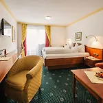 Hotell Kristall 3*