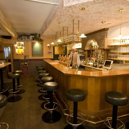 Kristall Hotel 3*